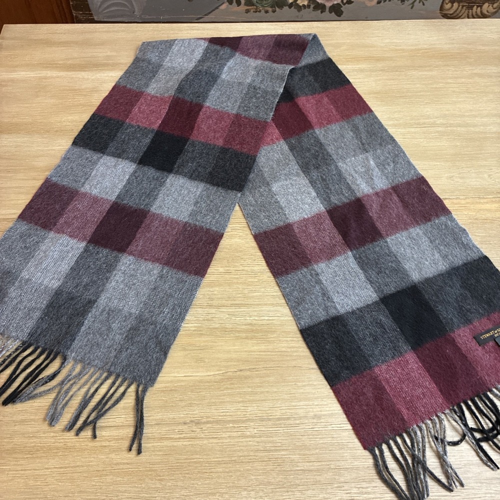 Stewart of Scotland 100% Cashmere Scarf Gray Plaid Fringe Soft Unisex